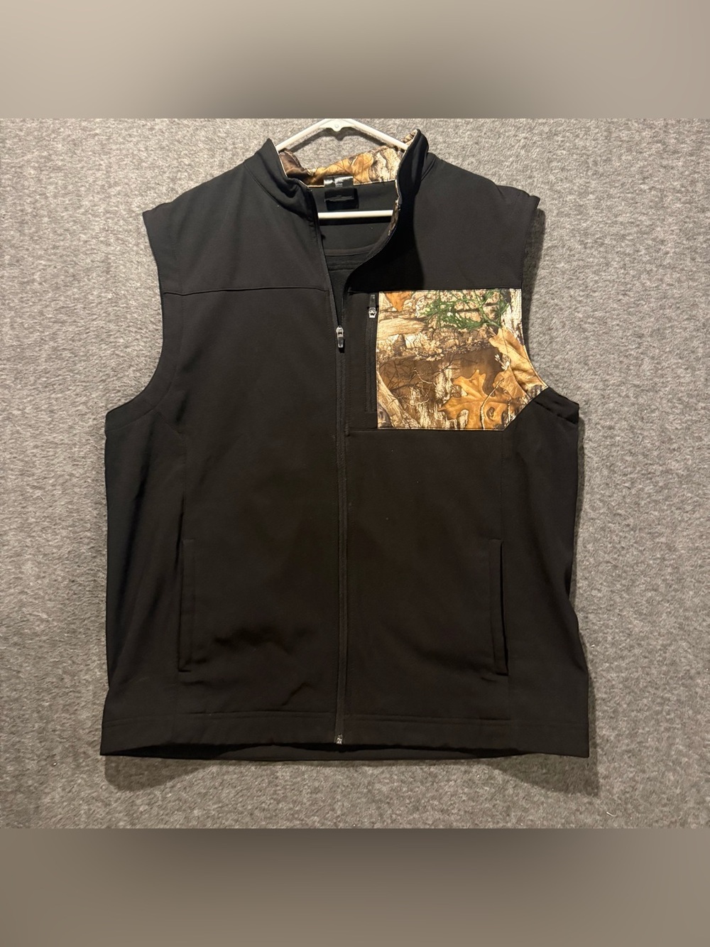 Realtree Vest Mens XXL Black Camo Full Zip Pockets Hunting Outdoors Nice!